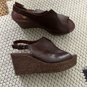 Crown Vintage Leather Platform Sandals